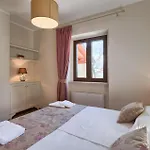 Sany Vikendica Heki
