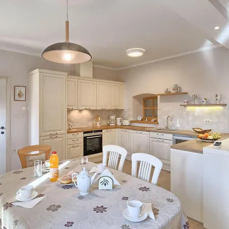 Sany Holiday home